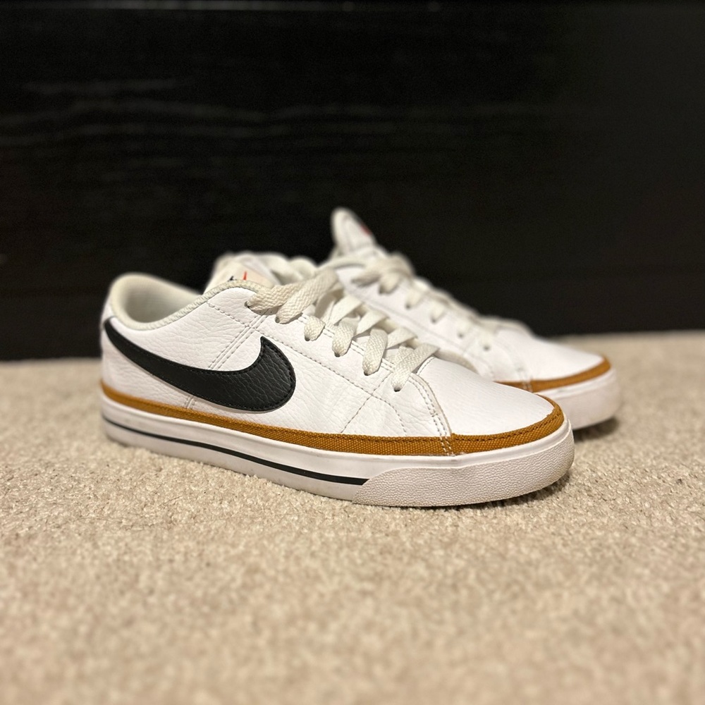 Nike Court Legacy